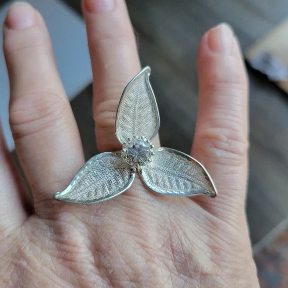Vtg 1980s Trillium flower statement ring silver tone mesh crystal adjustable - Picture 1 of 10